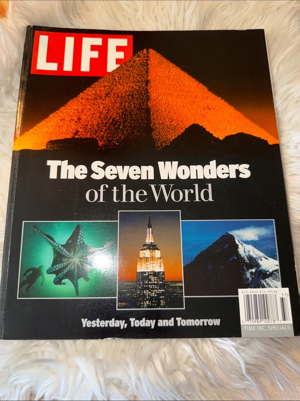 The Seven Wonders of the World Life Magazine vintage - Black and Orange